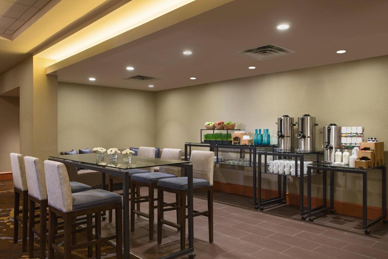 Calgary Marriott Downtown Hotel מראה חיצוני תמונה