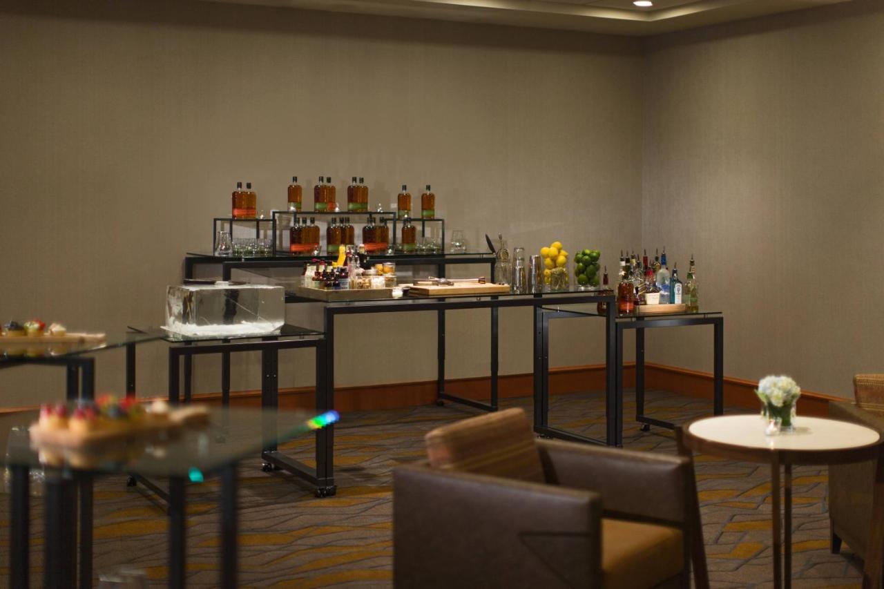Calgary Marriott Downtown Hotel מראה חיצוני תמונה