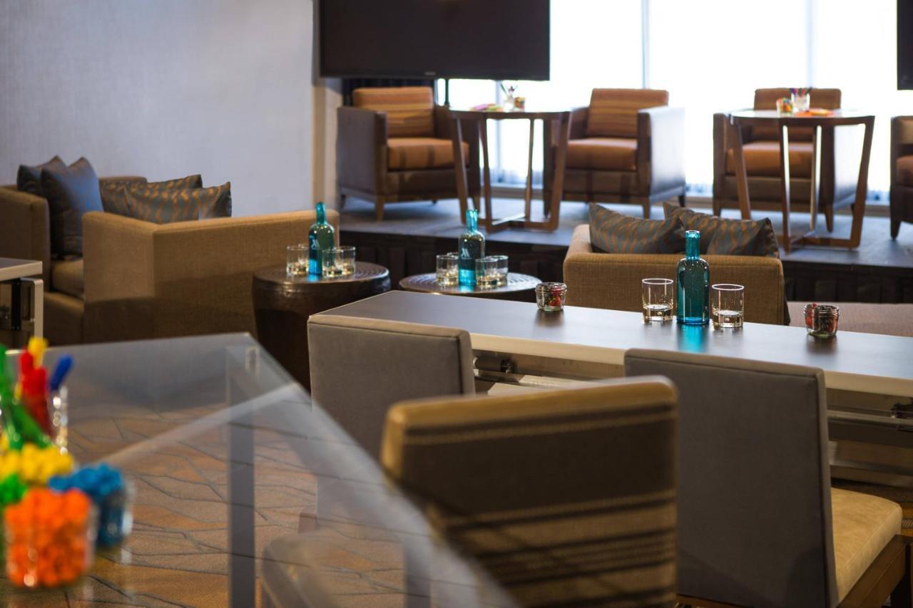 Calgary Marriott Downtown Hotel מראה חיצוני תמונה
