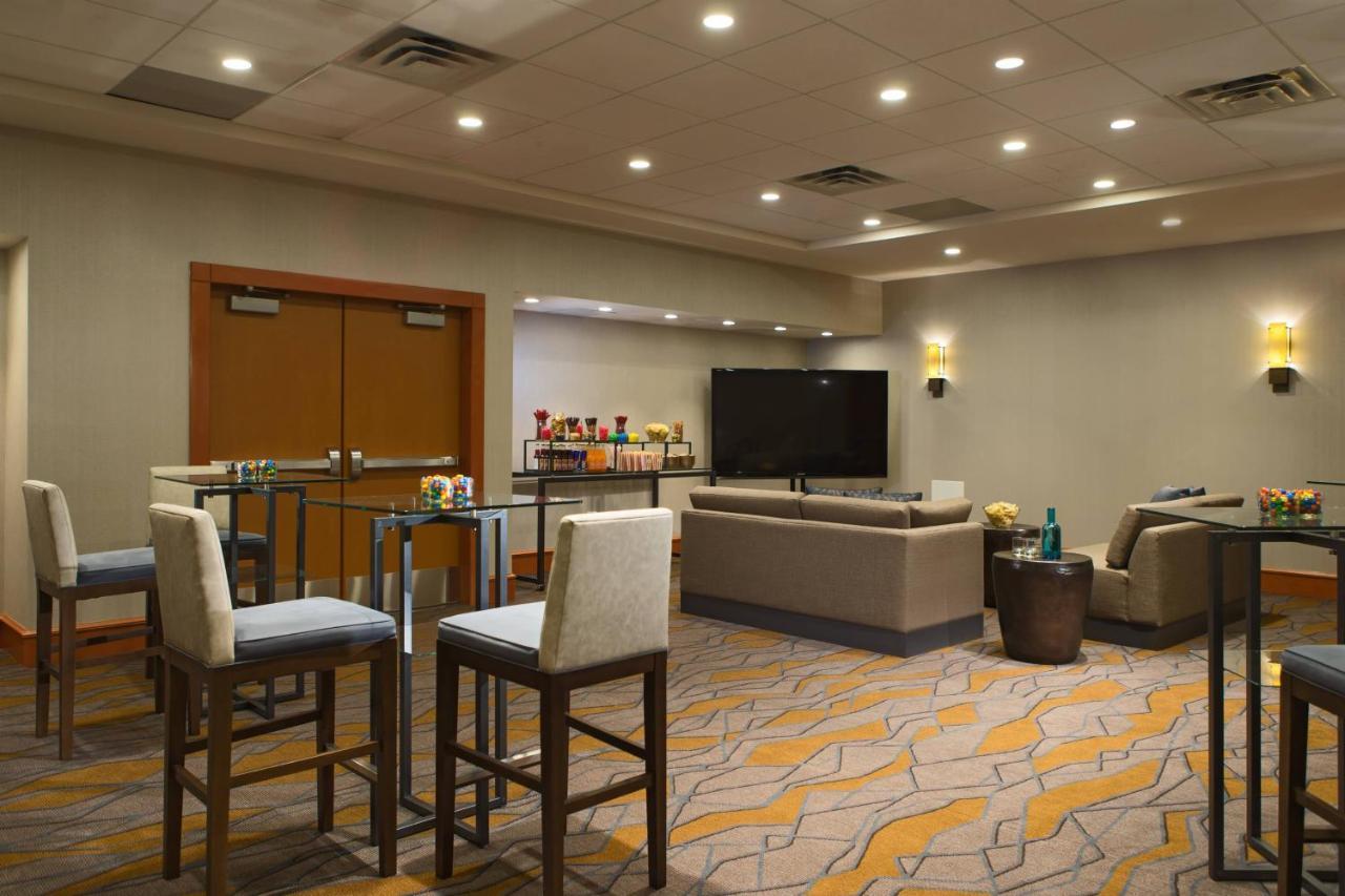 Calgary Marriott Downtown Hotel מראה חיצוני תמונה