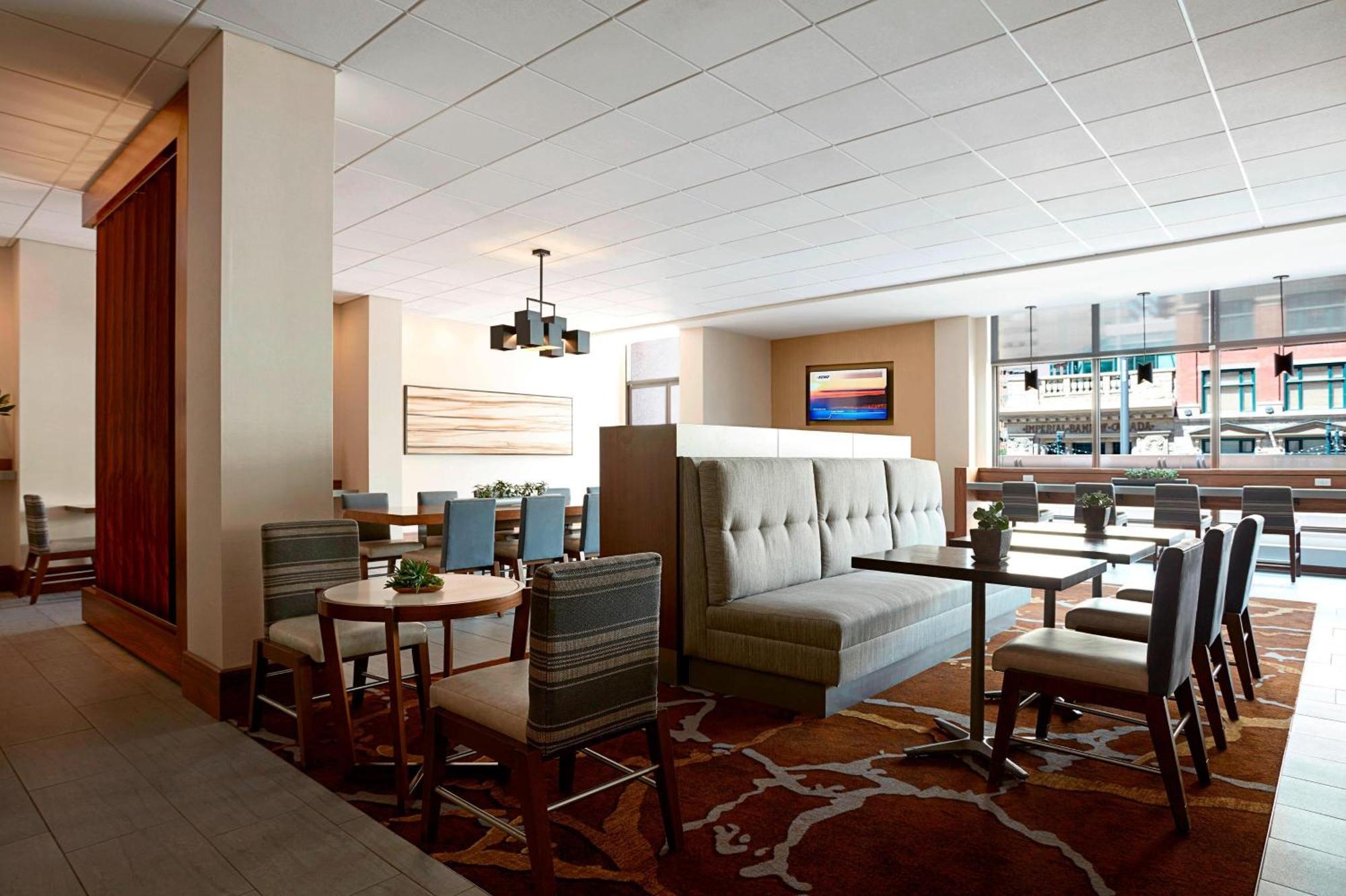 Calgary Marriott Downtown Hotel מראה חיצוני תמונה
