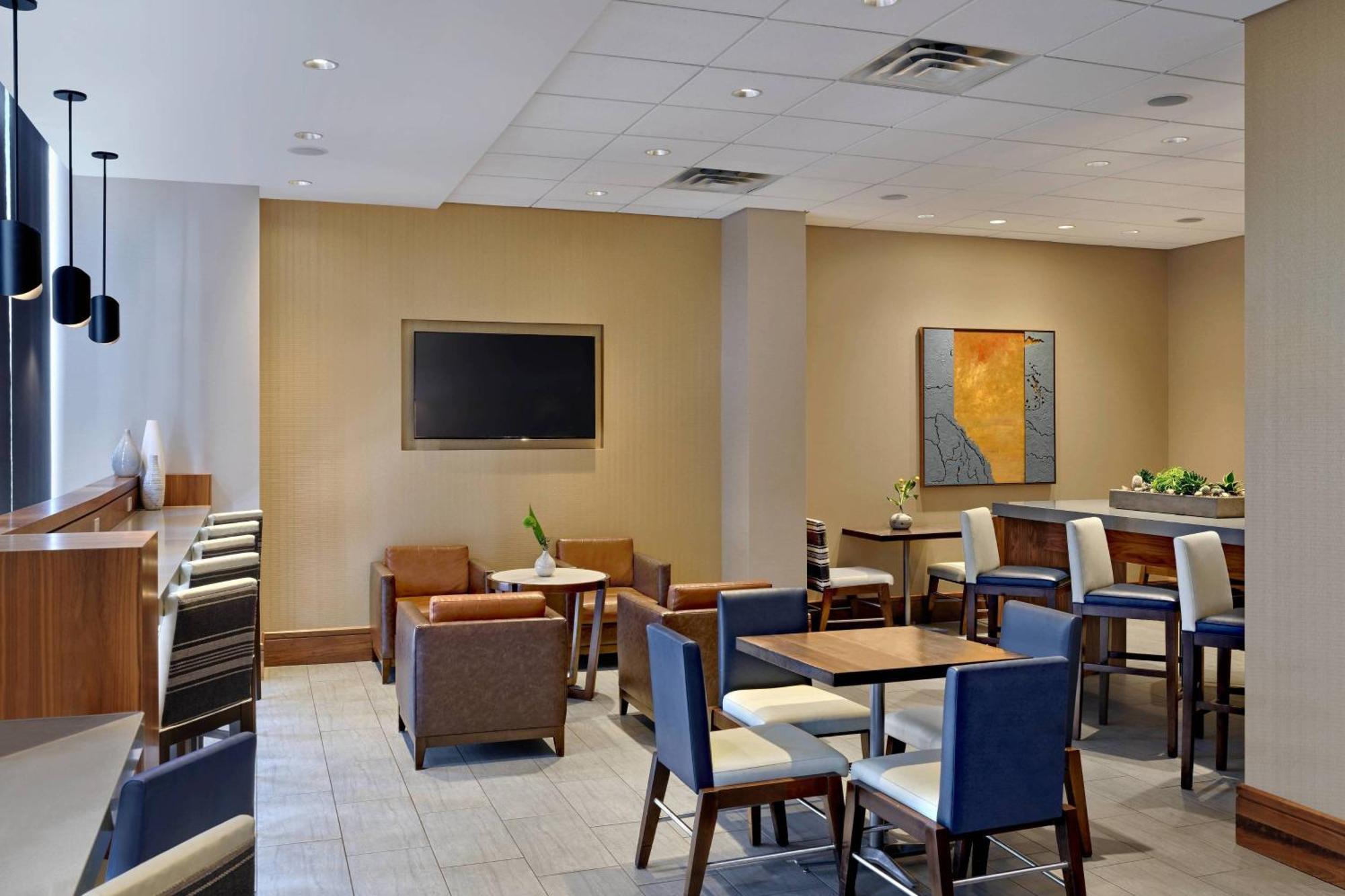 Calgary Marriott Downtown Hotel מראה חיצוני תמונה