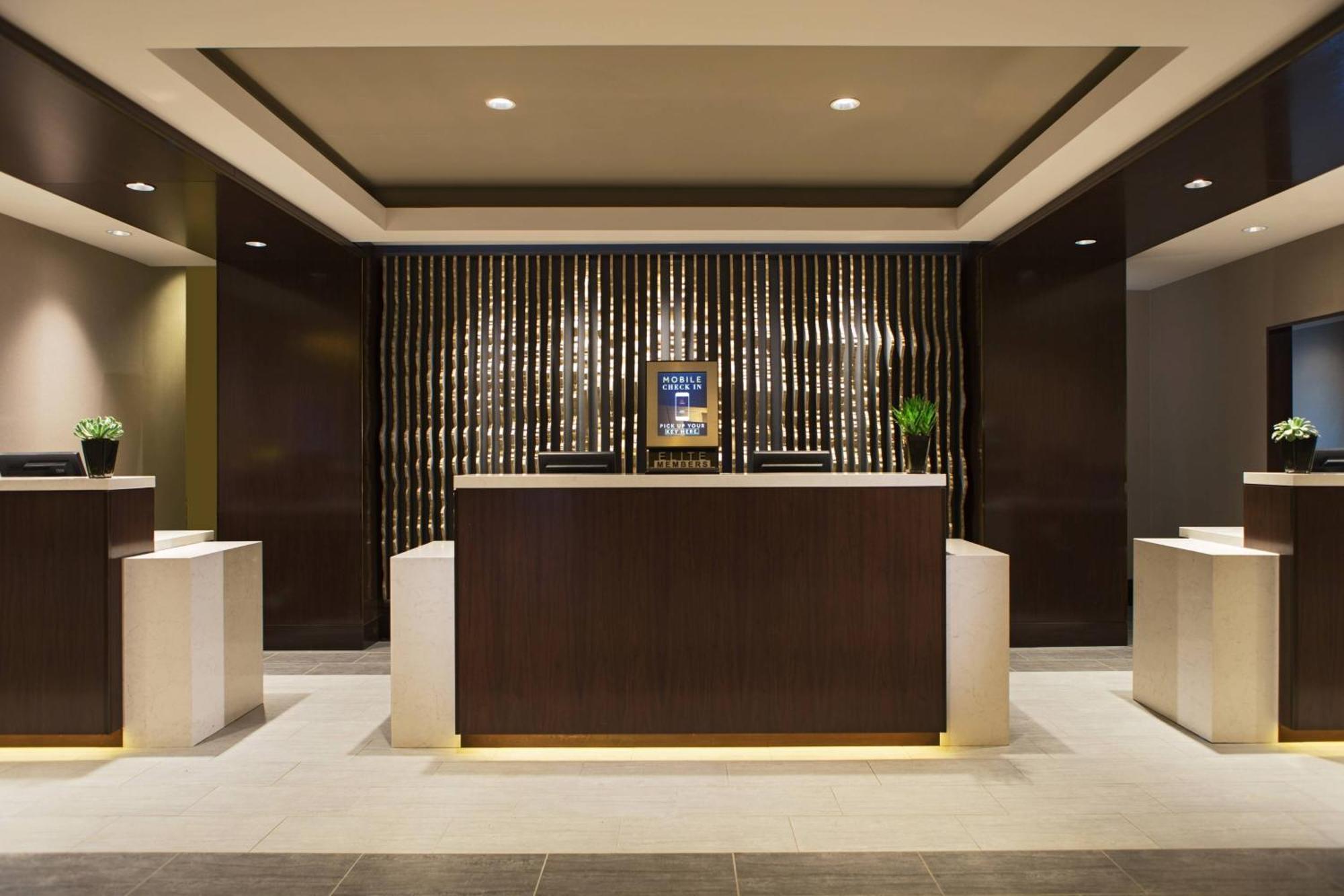 Calgary Marriott Downtown Hotel מראה חיצוני תמונה
