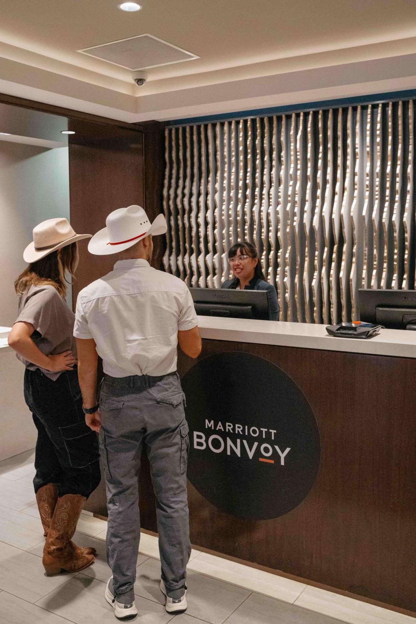 Calgary Marriott Downtown Hotel מראה חיצוני תמונה